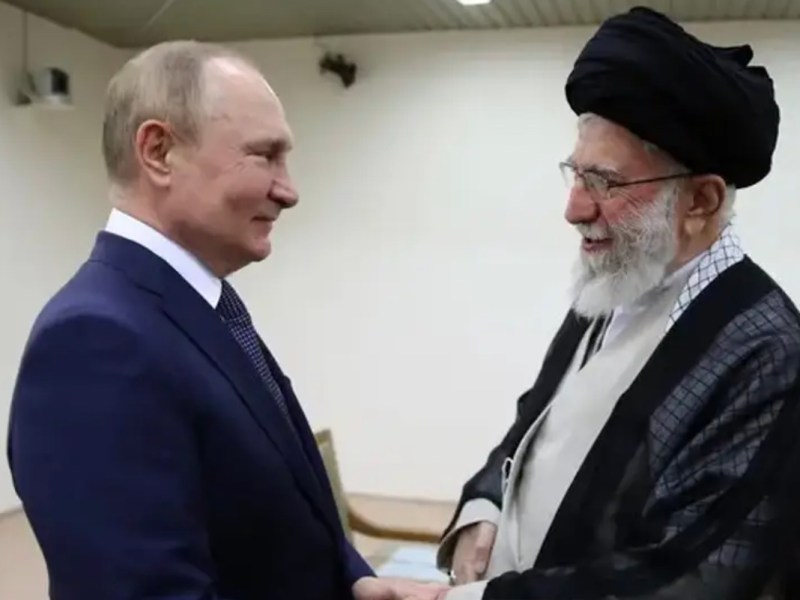 Putin asks Iran to postpone Israel strike, offers to mediate