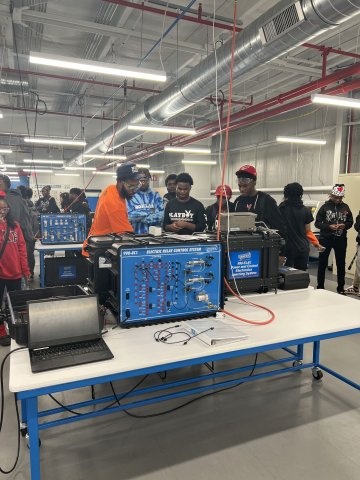 High School students visiting LIFT on Manufacturing Day